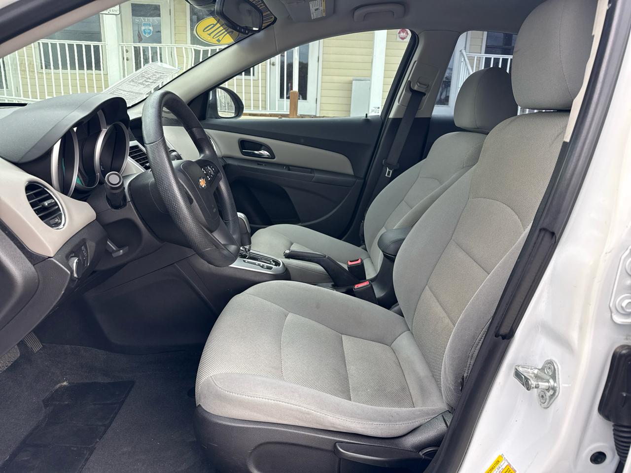 Chevrolet Cruze Limited 4dr Sdn Auto LT w/1LT 2016