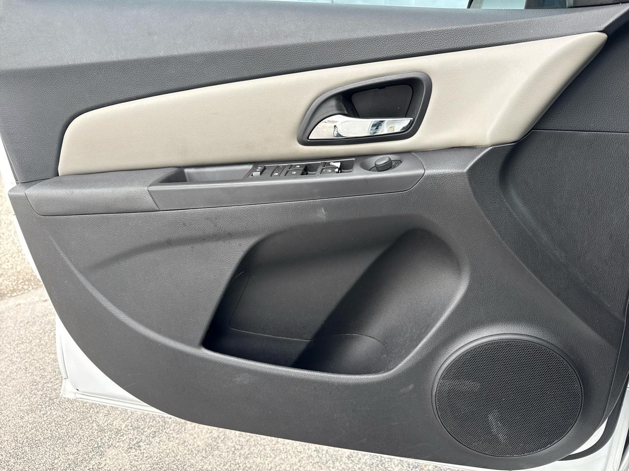 Chevrolet Cruze Limited 4dr Sdn Auto LT w/1LT 2016