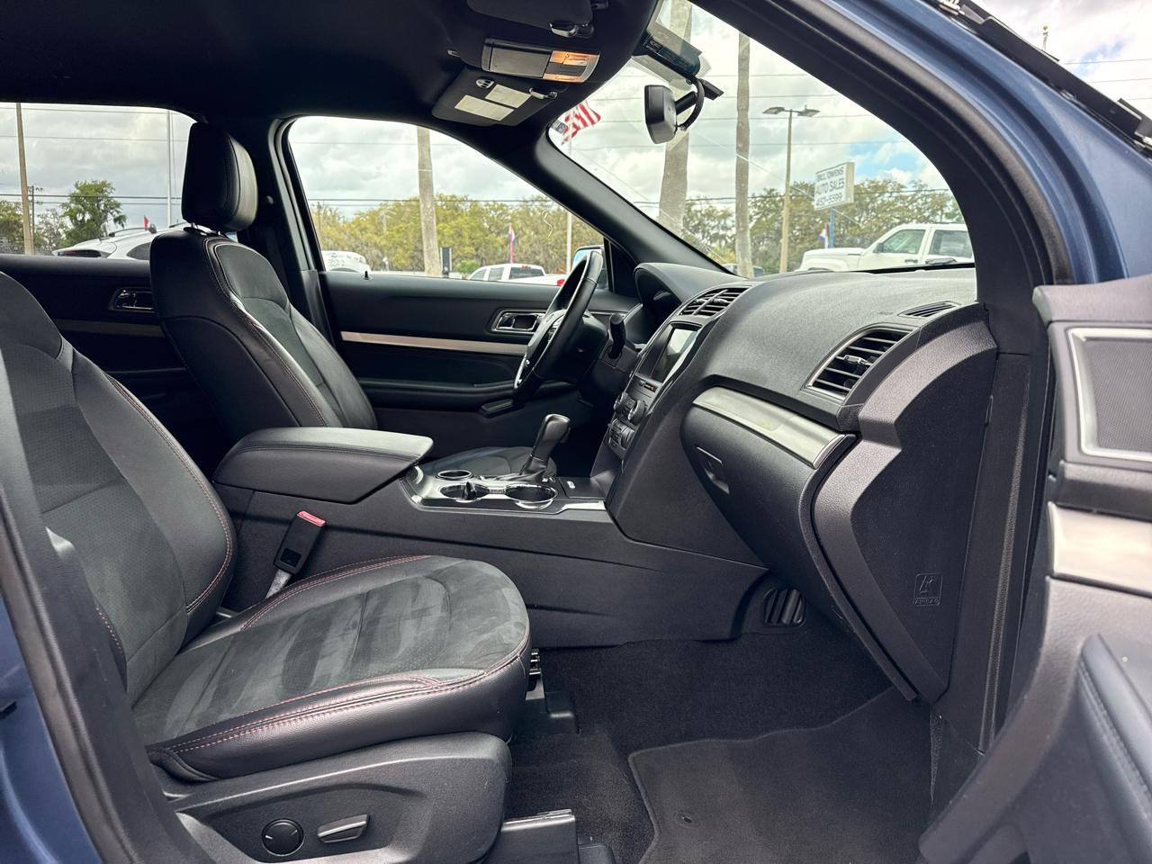 Ford Explorer XLT FWD 2019