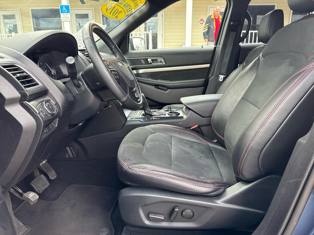 Ford Explorer XLT FWD 2019