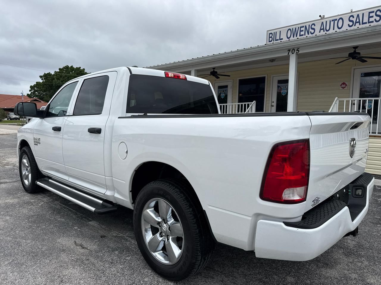 RAM 1500 Classic Express 4x4 Crew Cab 5'7" Box 2019
