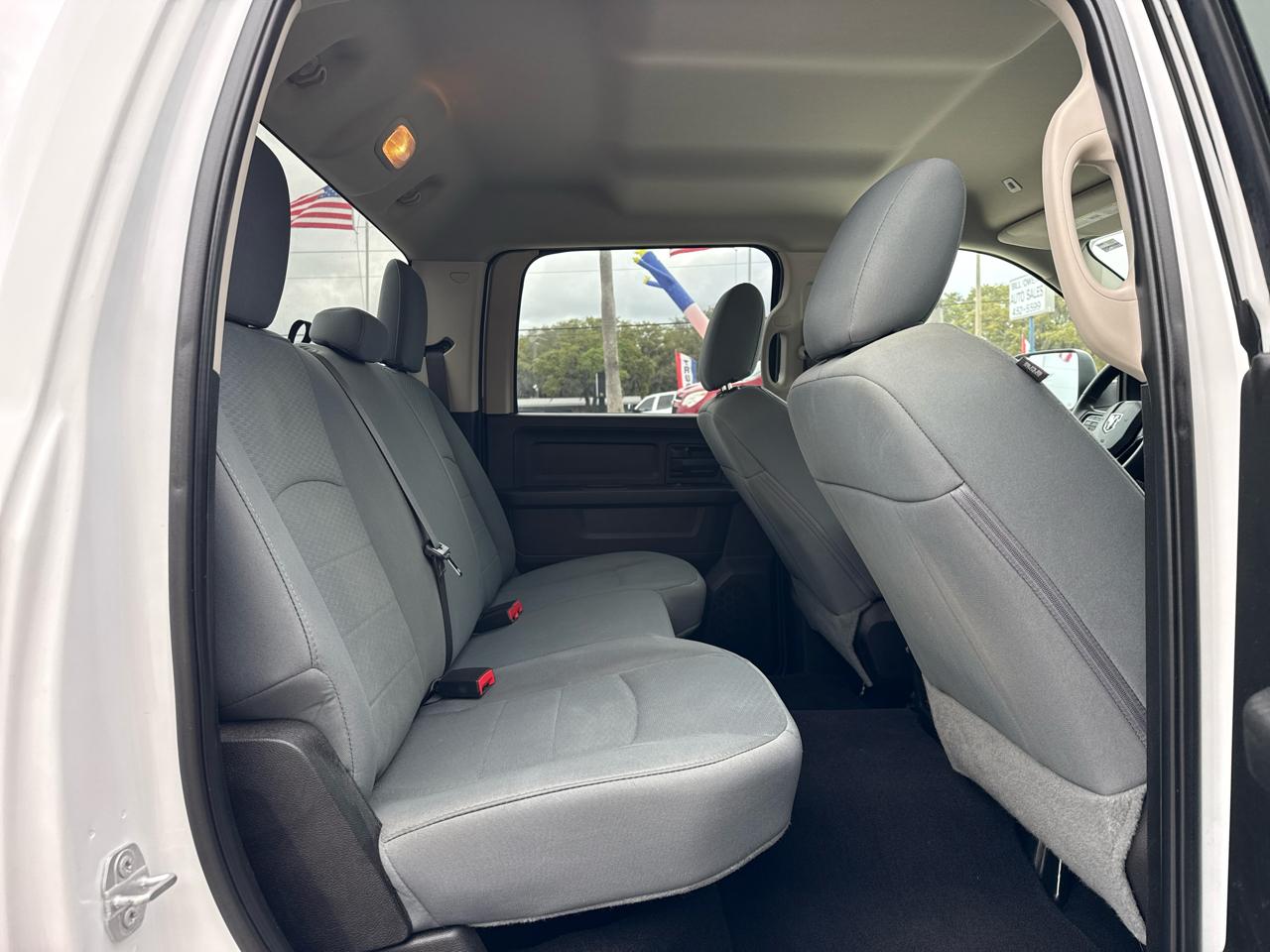 RAM 1500 Classic Express 4x4 Crew Cab 5'7" Box 2019