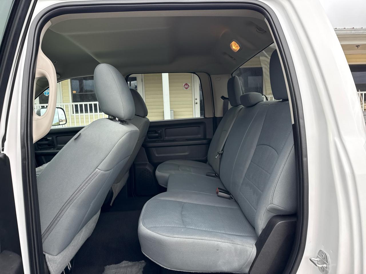 RAM 1500 Classic Express 4x4 Crew Cab 5'7" Box 2019