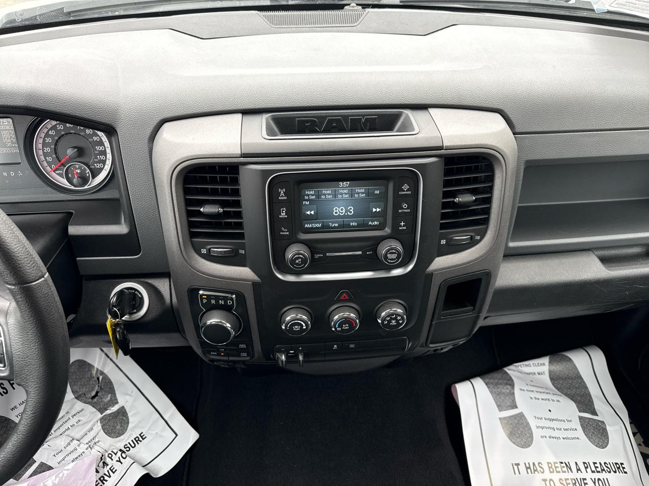 RAM 1500 Classic Express 4x4 Crew Cab 5'7" Box 2019