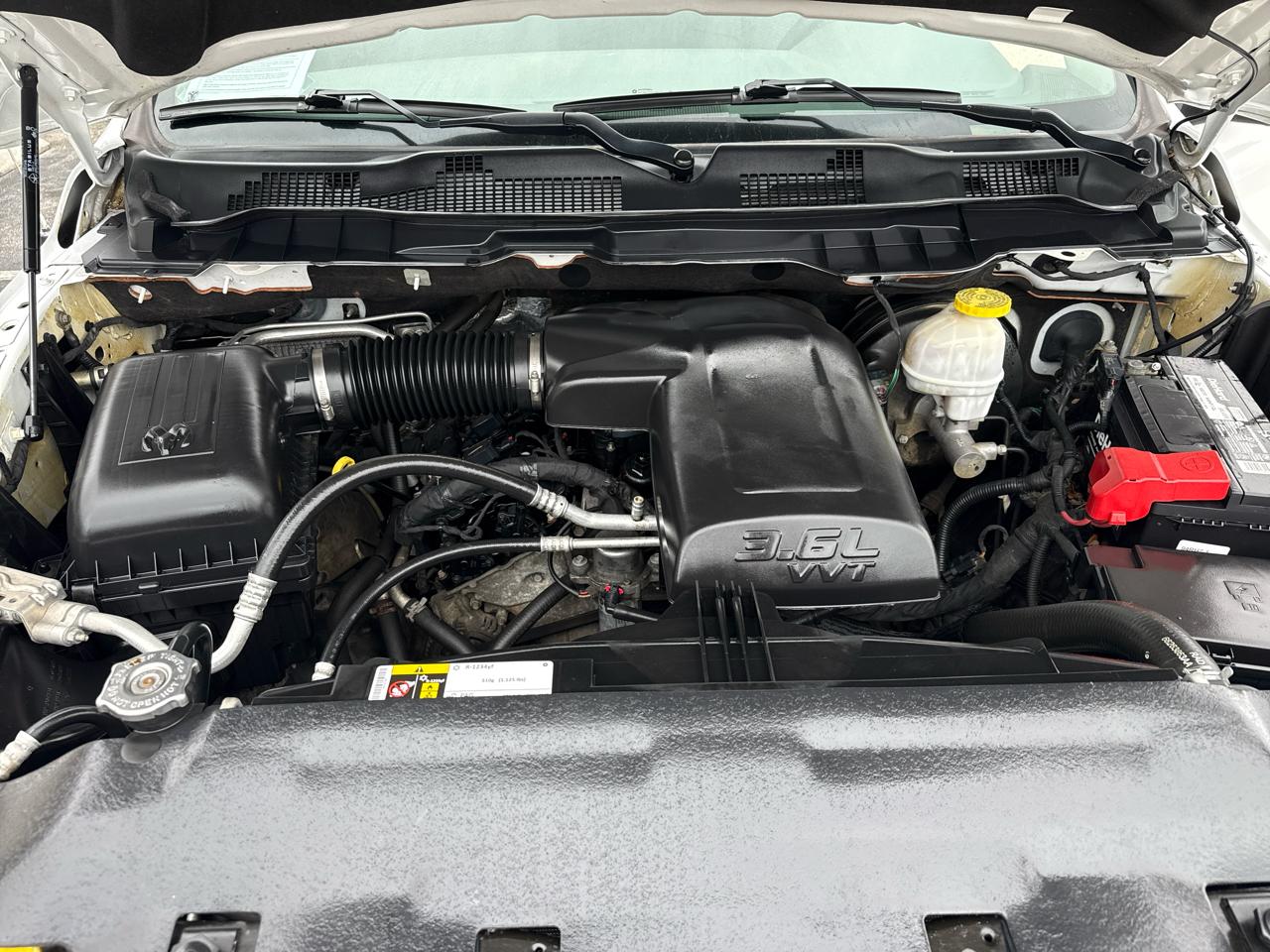 RAM 1500 Classic Express 4x4 Crew Cab 5'7" Box 2019