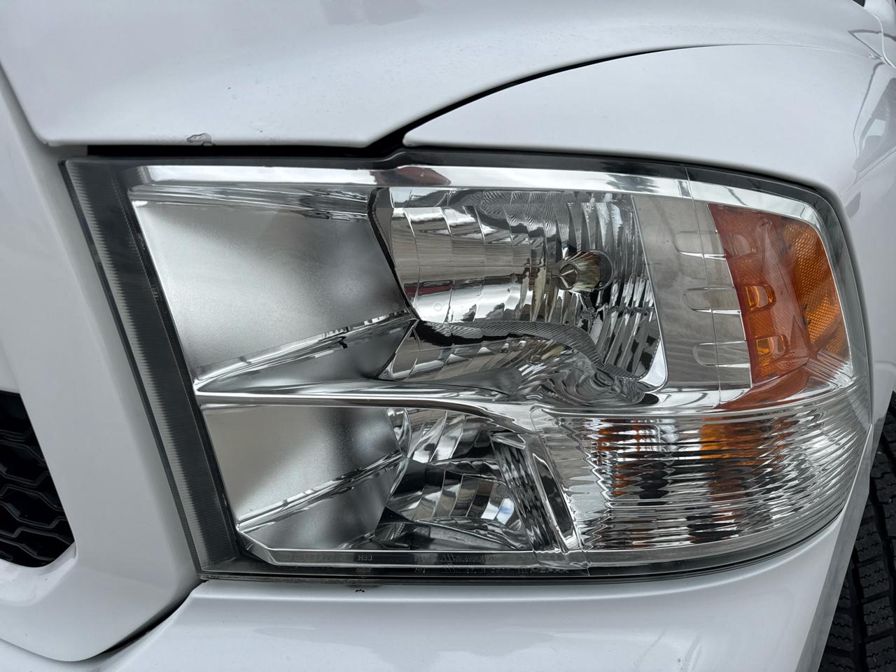 RAM 1500 Classic Express 4x4 Crew Cab 5'7" Box 2019