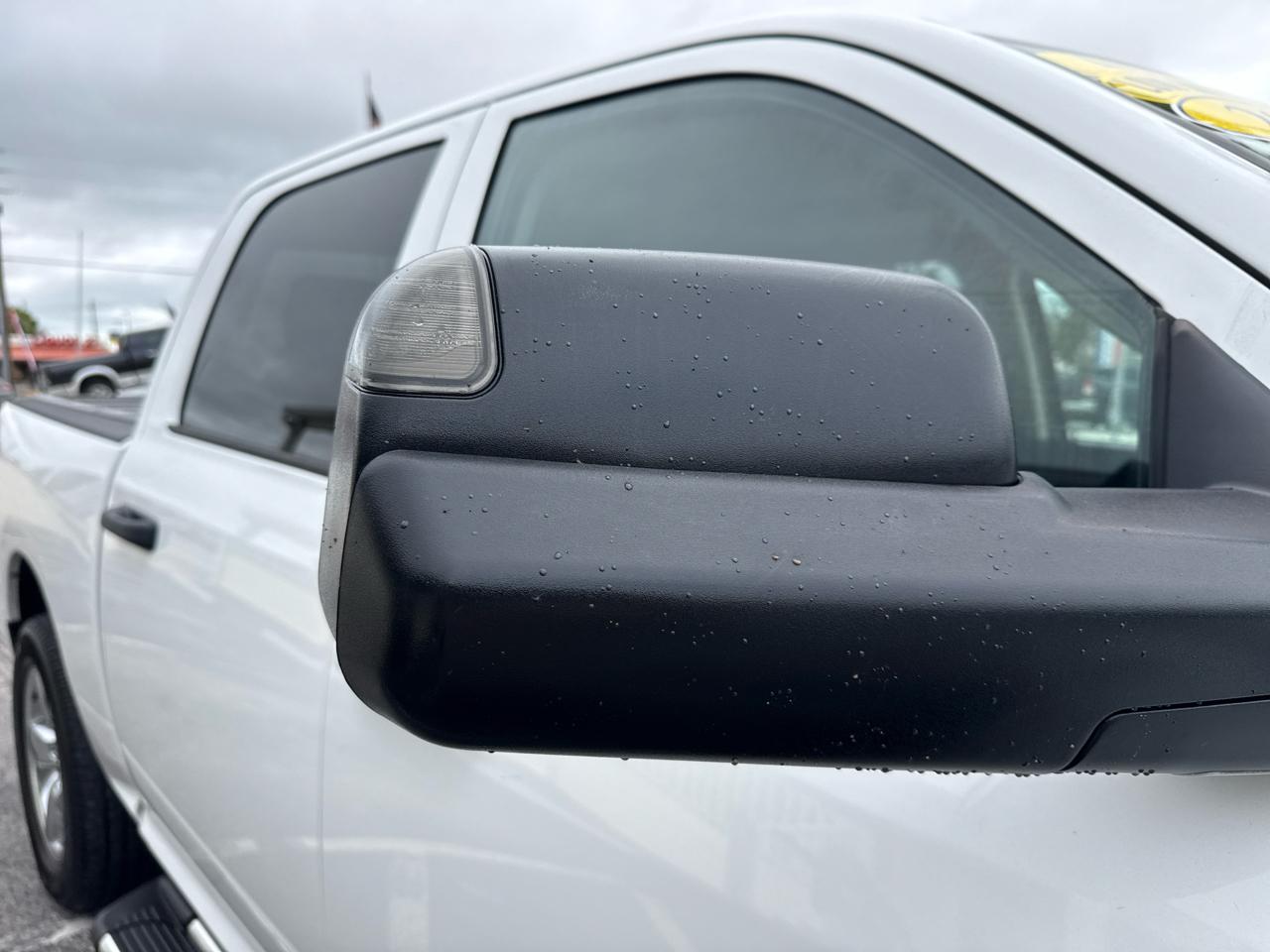 RAM 1500 Classic Express 4x4 Crew Cab 5'7" Box 2019