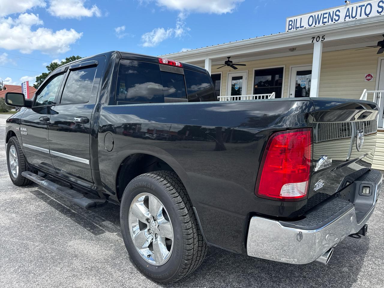 RAM 1500 Big Horn 4x2 Crew Cab 5'7" Box 2017