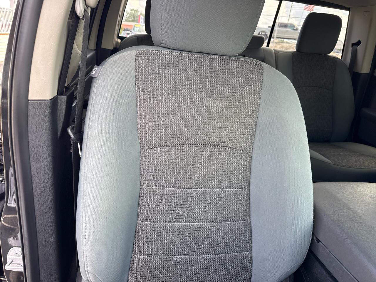 RAM 1500 Big Horn 4x2 Crew Cab 5'7" Box 2017
