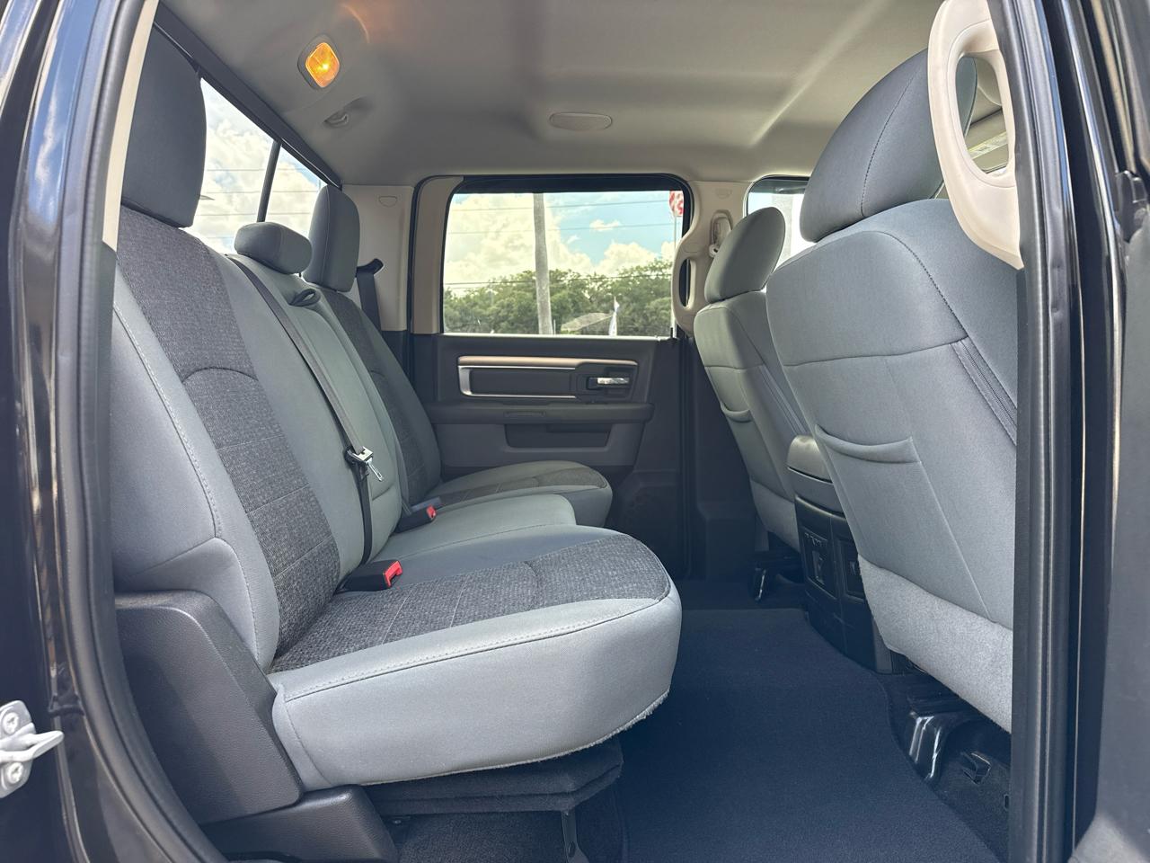 RAM 1500 Big Horn 4x2 Crew Cab 5'7" Box 2017