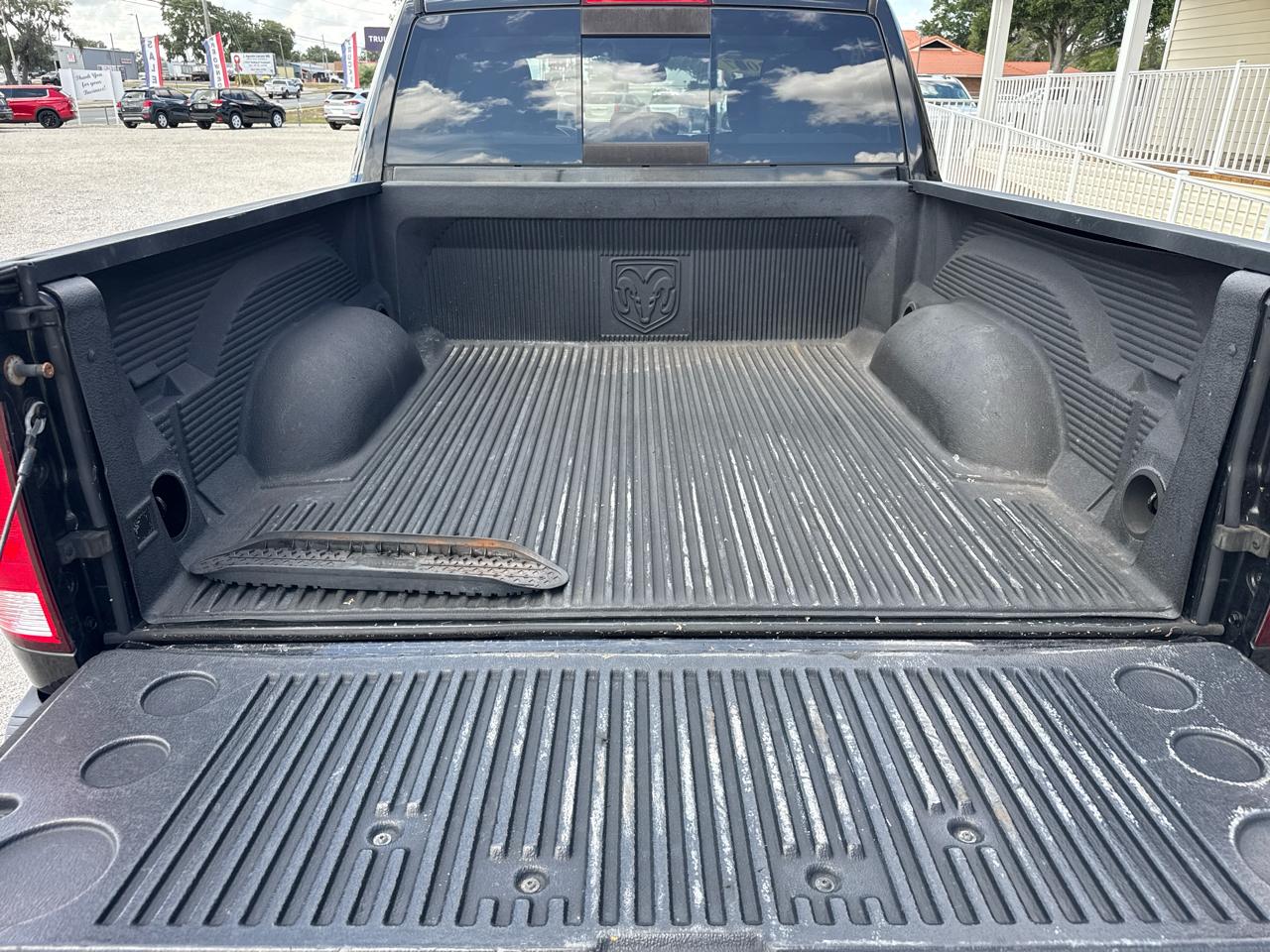 RAM 1500 Big Horn 4x2 Crew Cab 5'7" Box 2017
