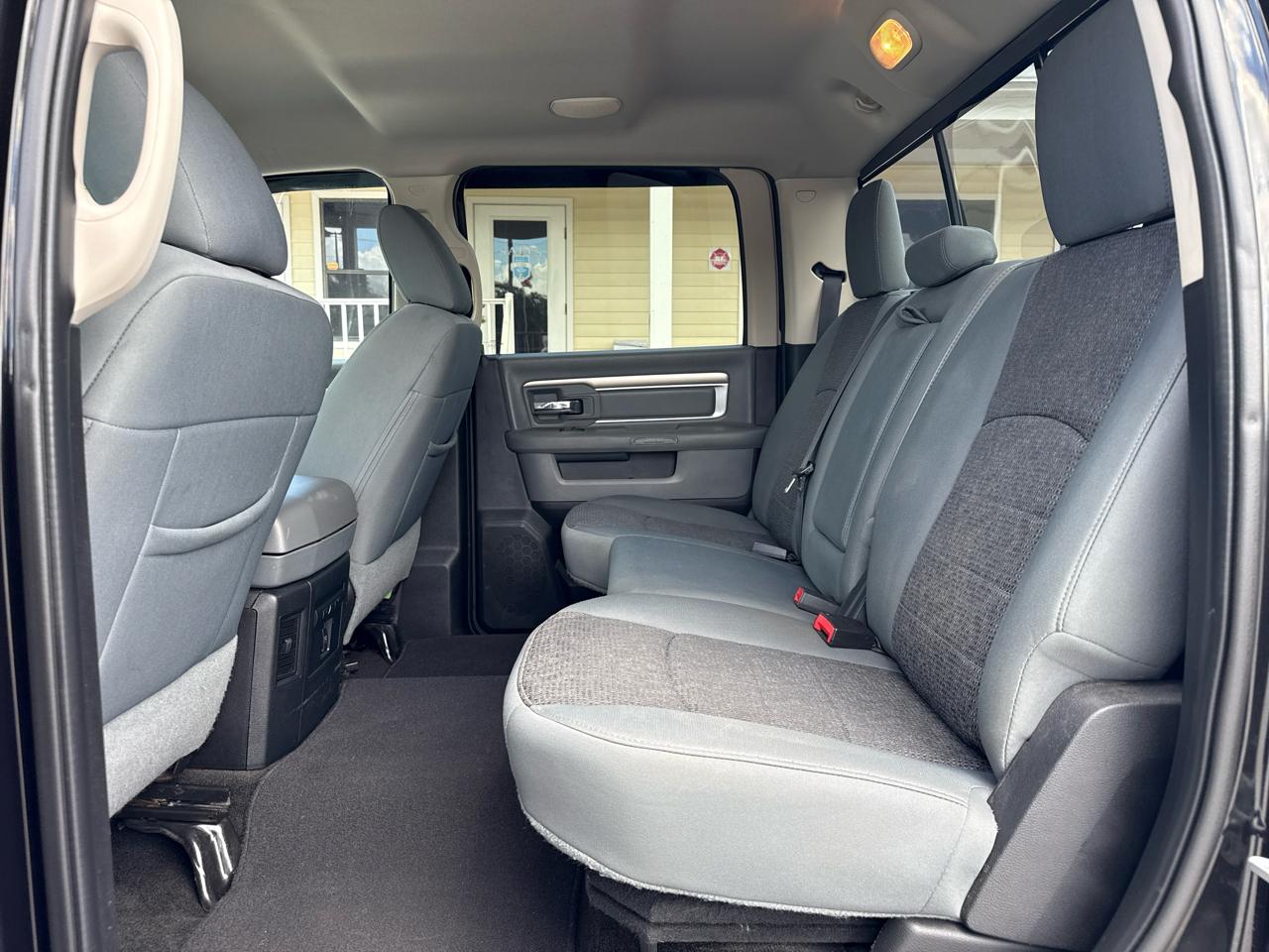 RAM 1500 Big Horn 4x2 Crew Cab 5'7" Box 2017