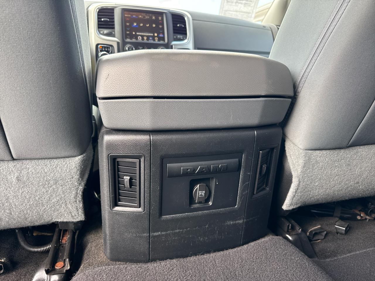 RAM 1500 Big Horn 4x2 Crew Cab 5'7" Box 2017