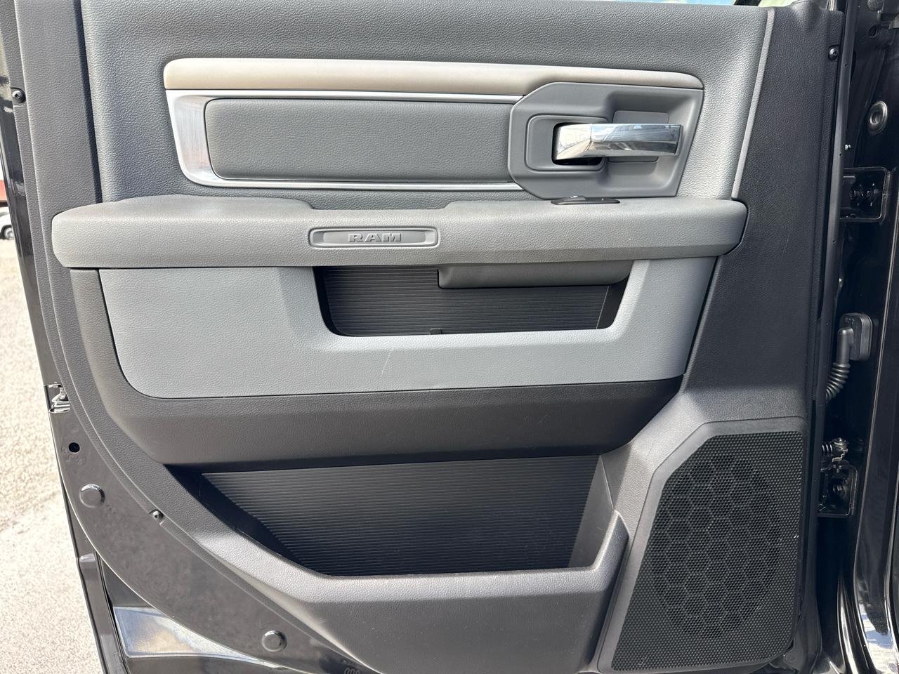 RAM 1500 Big Horn 4x2 Crew Cab 5'7" Box 2017
