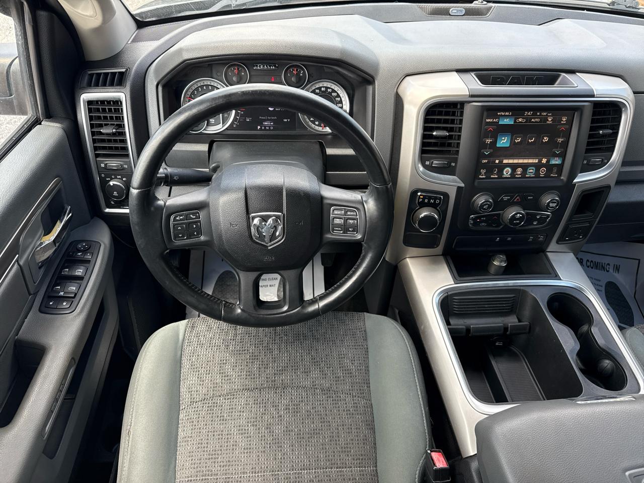 RAM 1500 Big Horn 4x2 Crew Cab 5'7" Box 2017