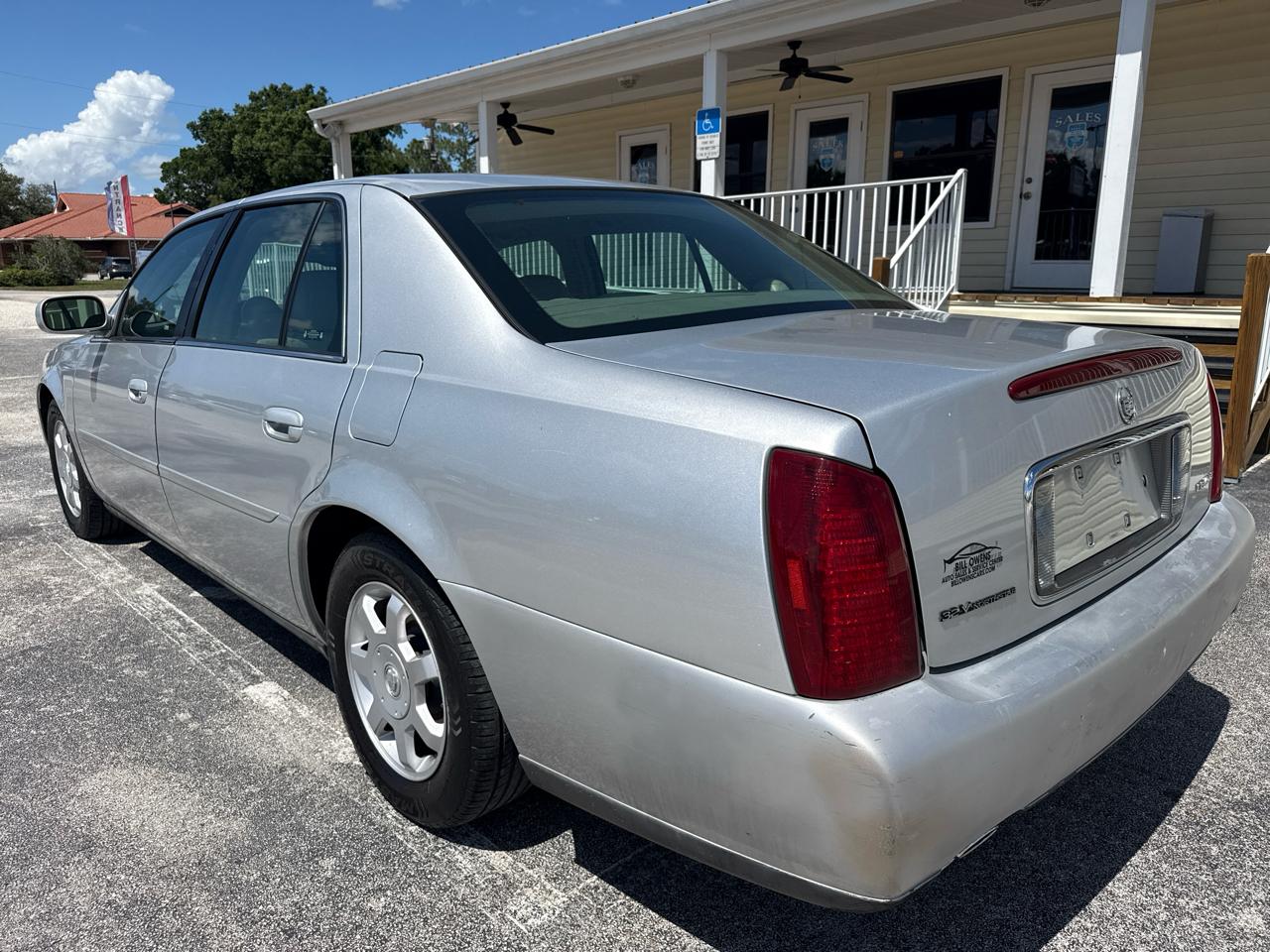 Cadillac DeVille 4dr Sdn 2002