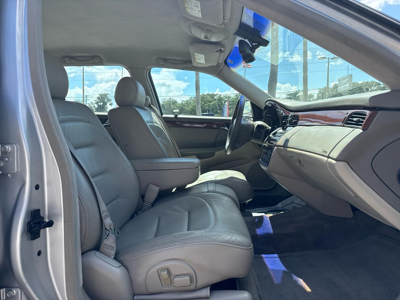 Cadillac DeVille 4dr Sdn 2002