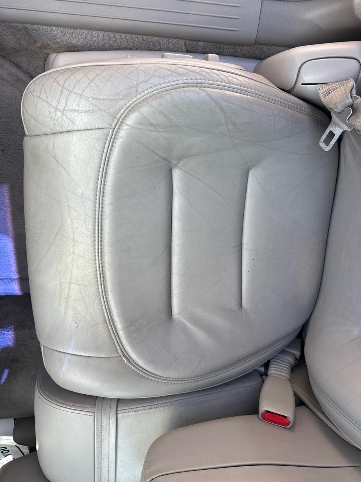 Cadillac DeVille 4dr Sdn 2002