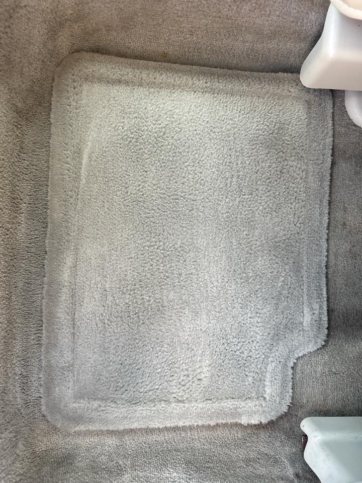 Cadillac DeVille 4dr Sdn 2002