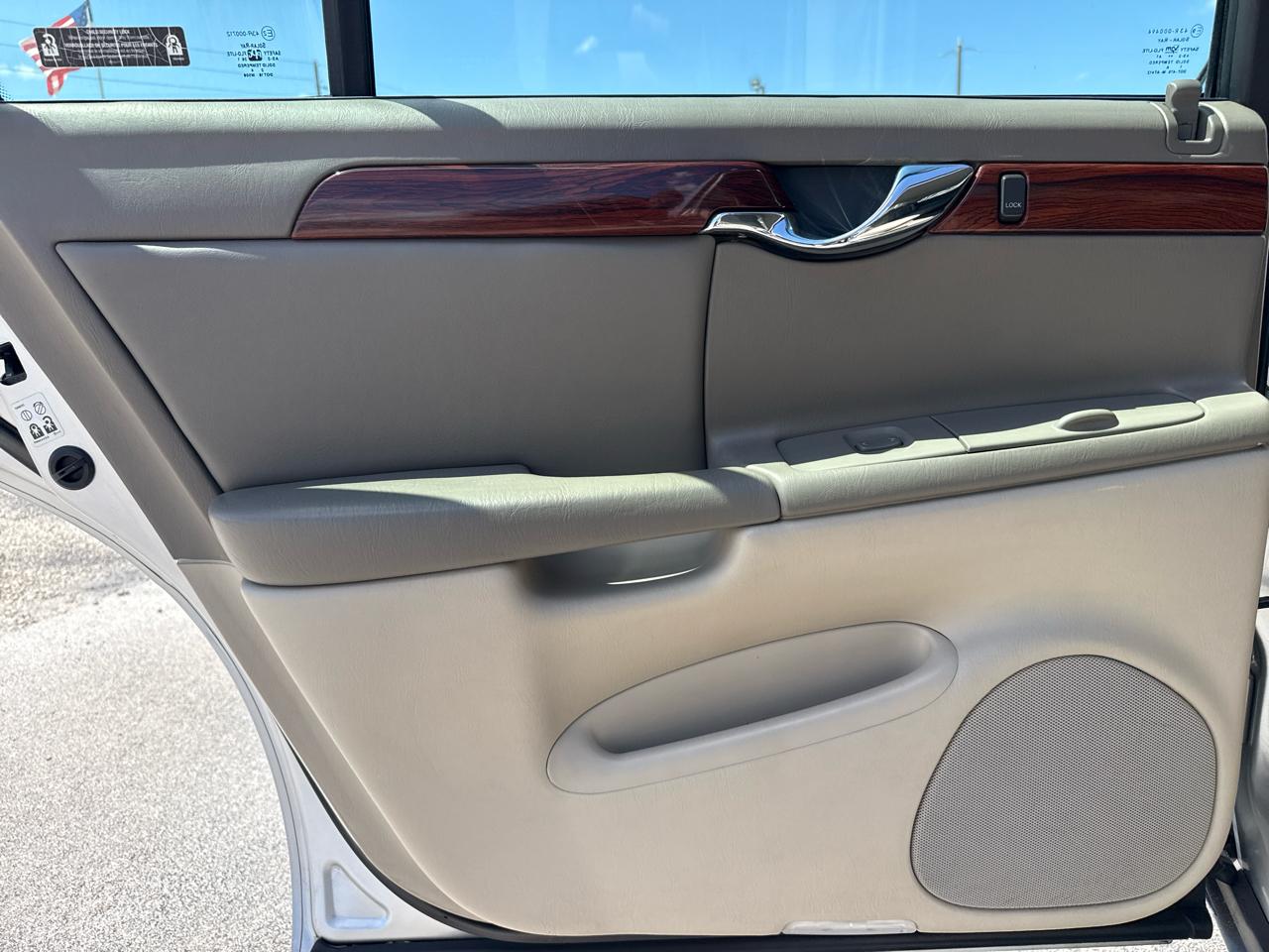 Cadillac DeVille 4dr Sdn 2002