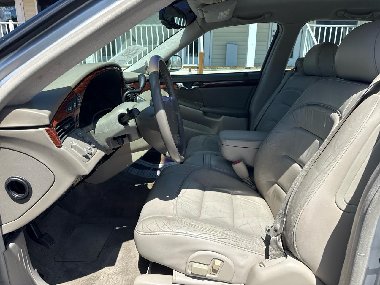Cadillac DeVille 4dr Sdn 2002