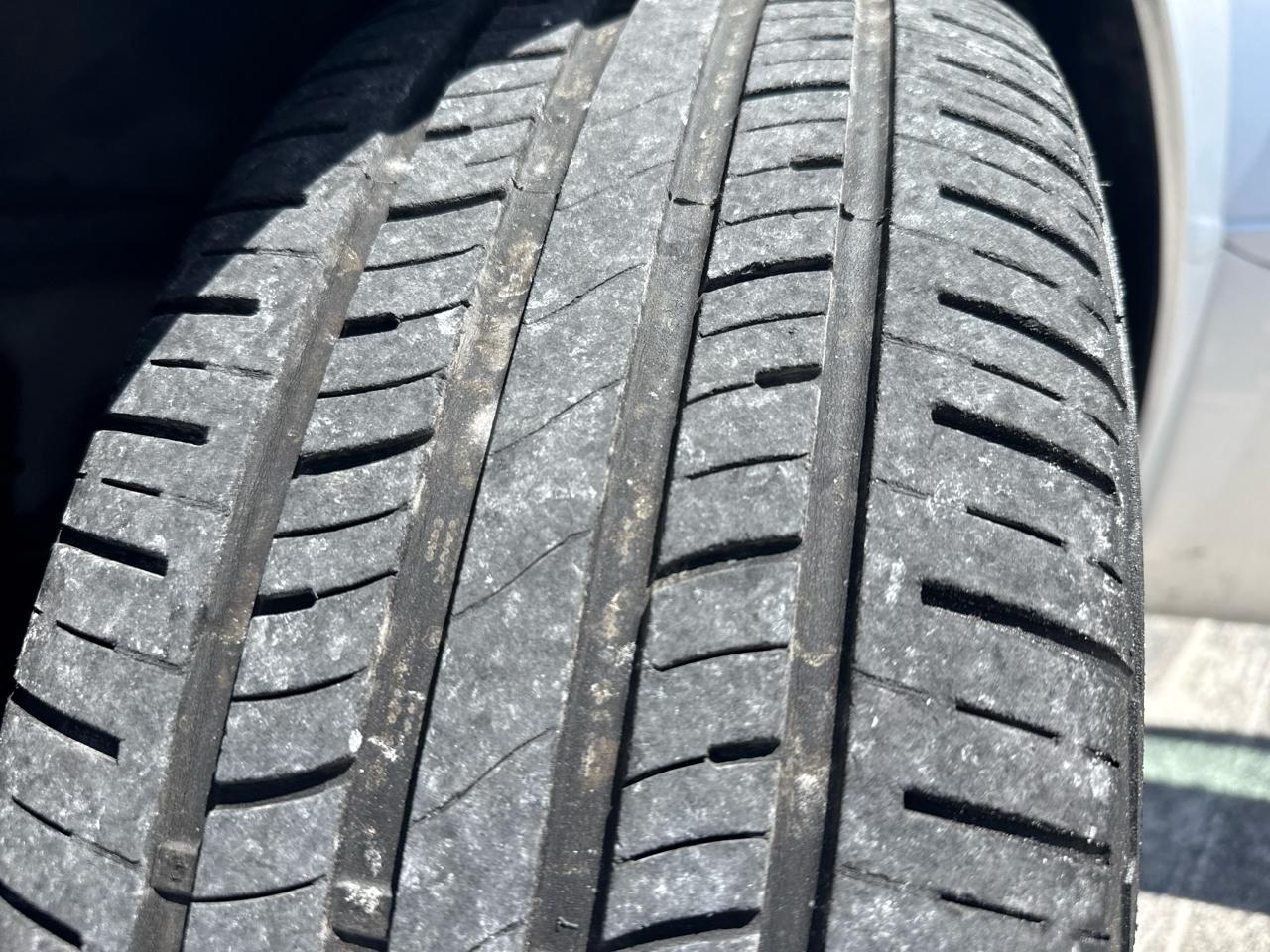 Cadillac DeVille 4dr Sdn 2002