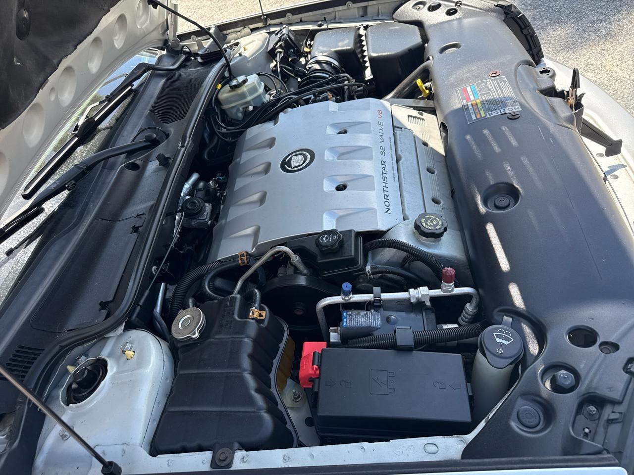 Cadillac DeVille 4dr Sdn 2002
