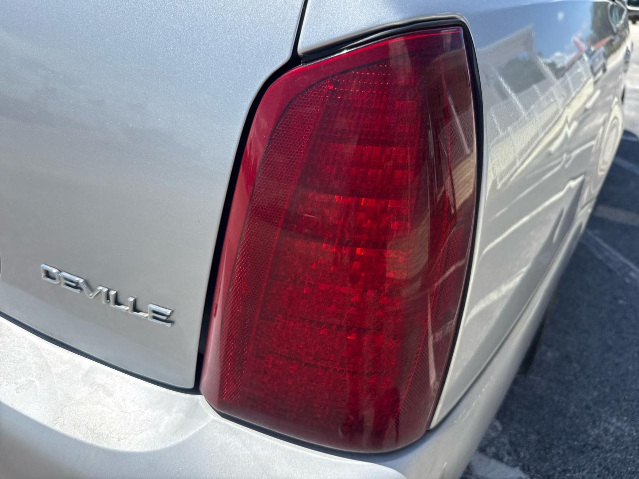 Cadillac DeVille 4dr Sdn 2002