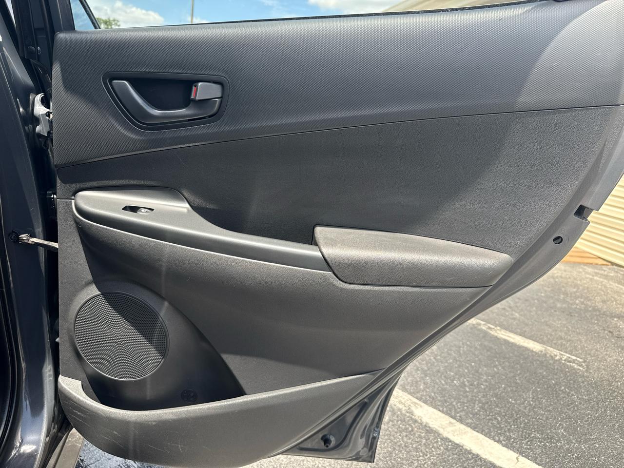 Hyundai Kona SEL Auto FWD 2023