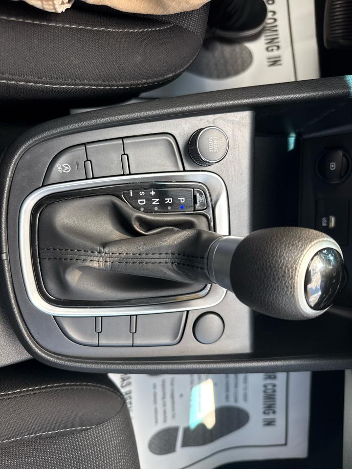 Hyundai Kona SEL Auto FWD 2023