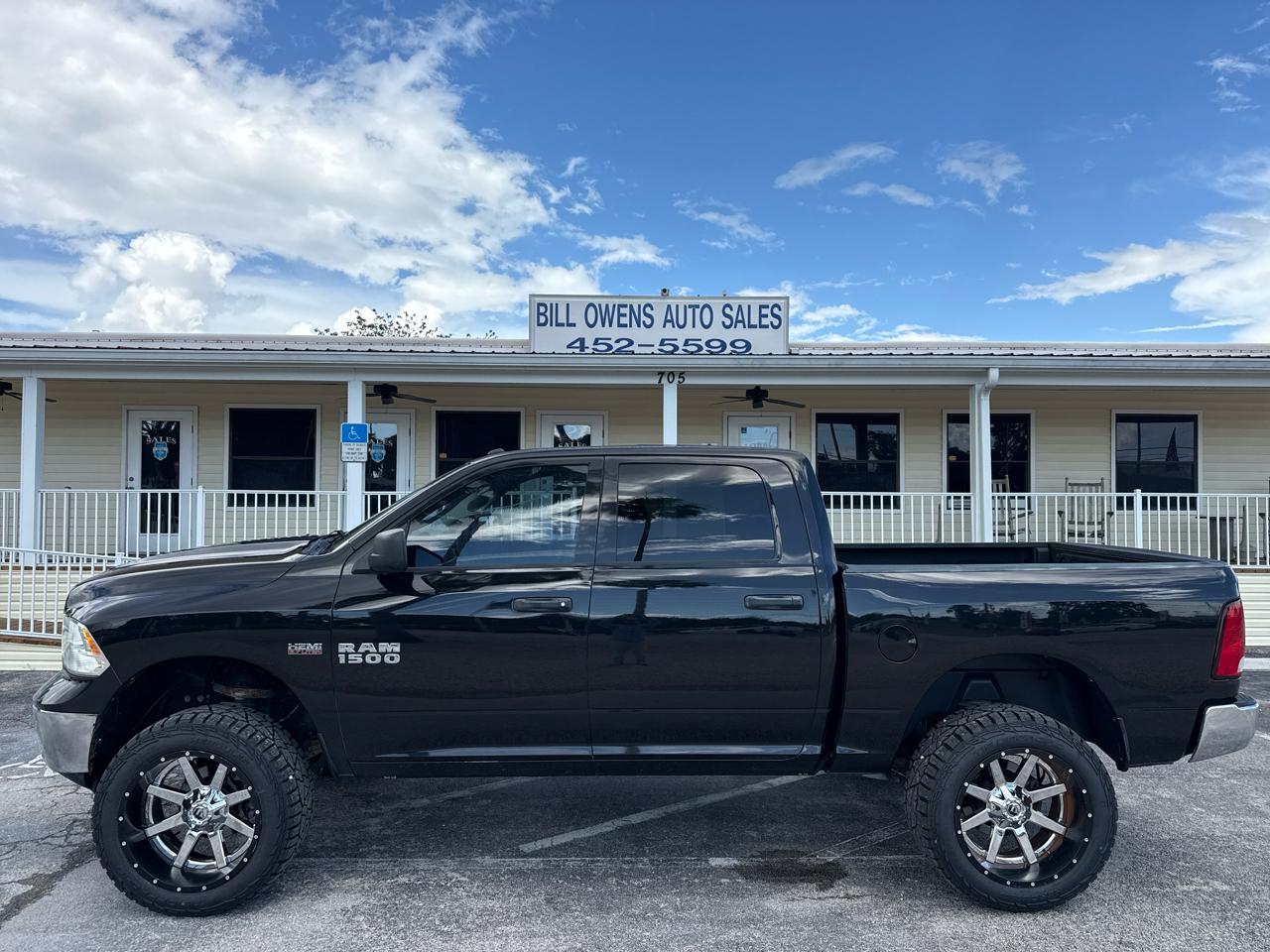 RAM 1500 Tradesman 4x4 Crew Cab 5'7" Box 2017