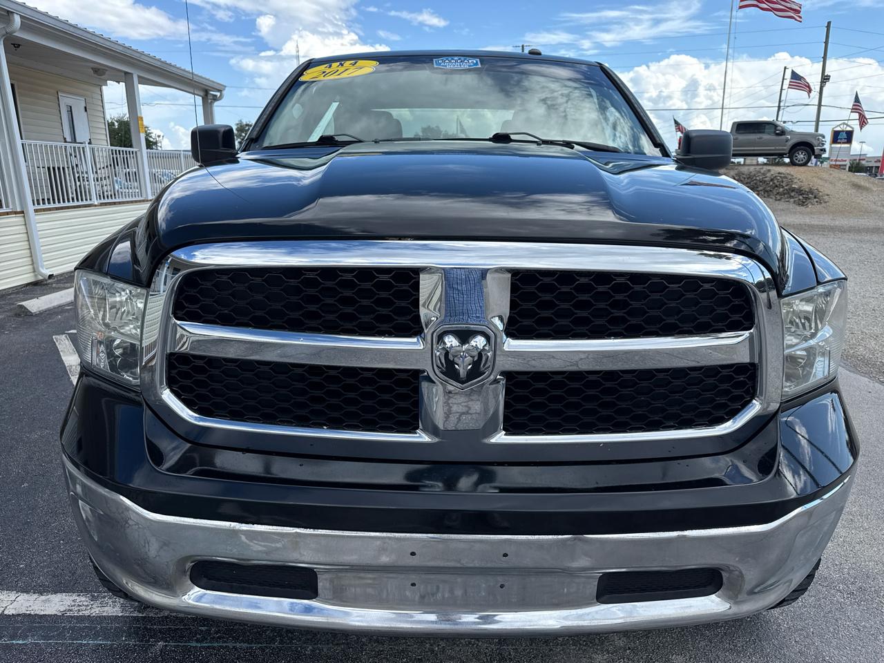 RAM 1500 Tradesman 4x4 Crew Cab 5'7" Box 2017