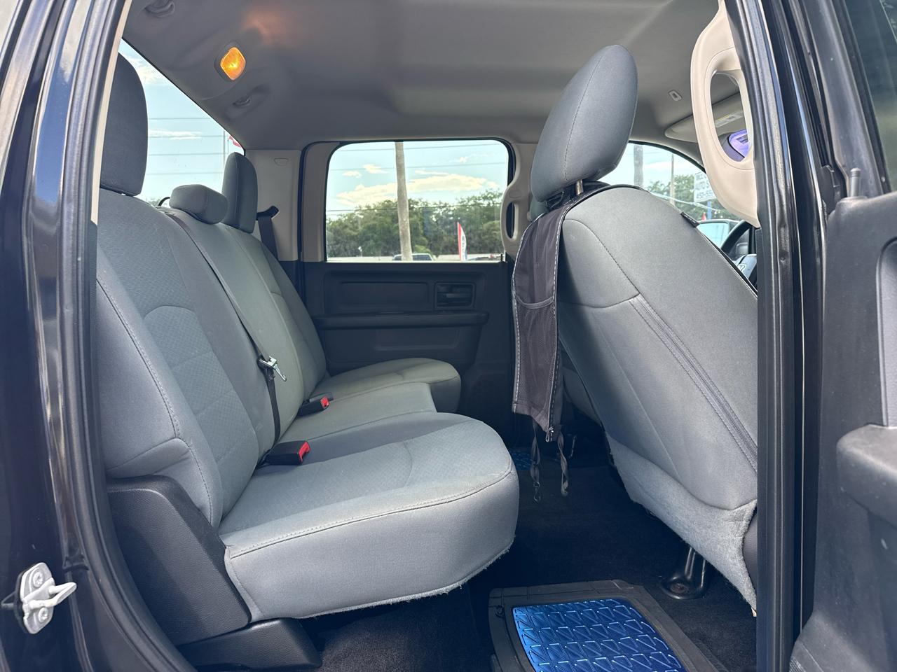 RAM 1500 Tradesman 4x4 Crew Cab 5'7" Box 2017