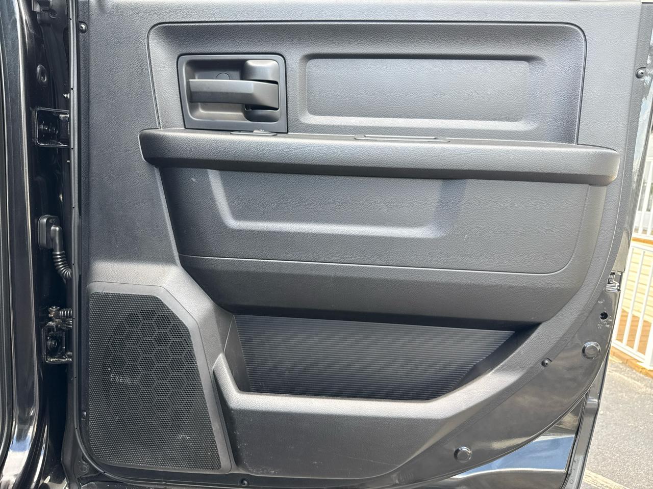 RAM 1500 Tradesman 4x4 Crew Cab 5'7" Box 2017
