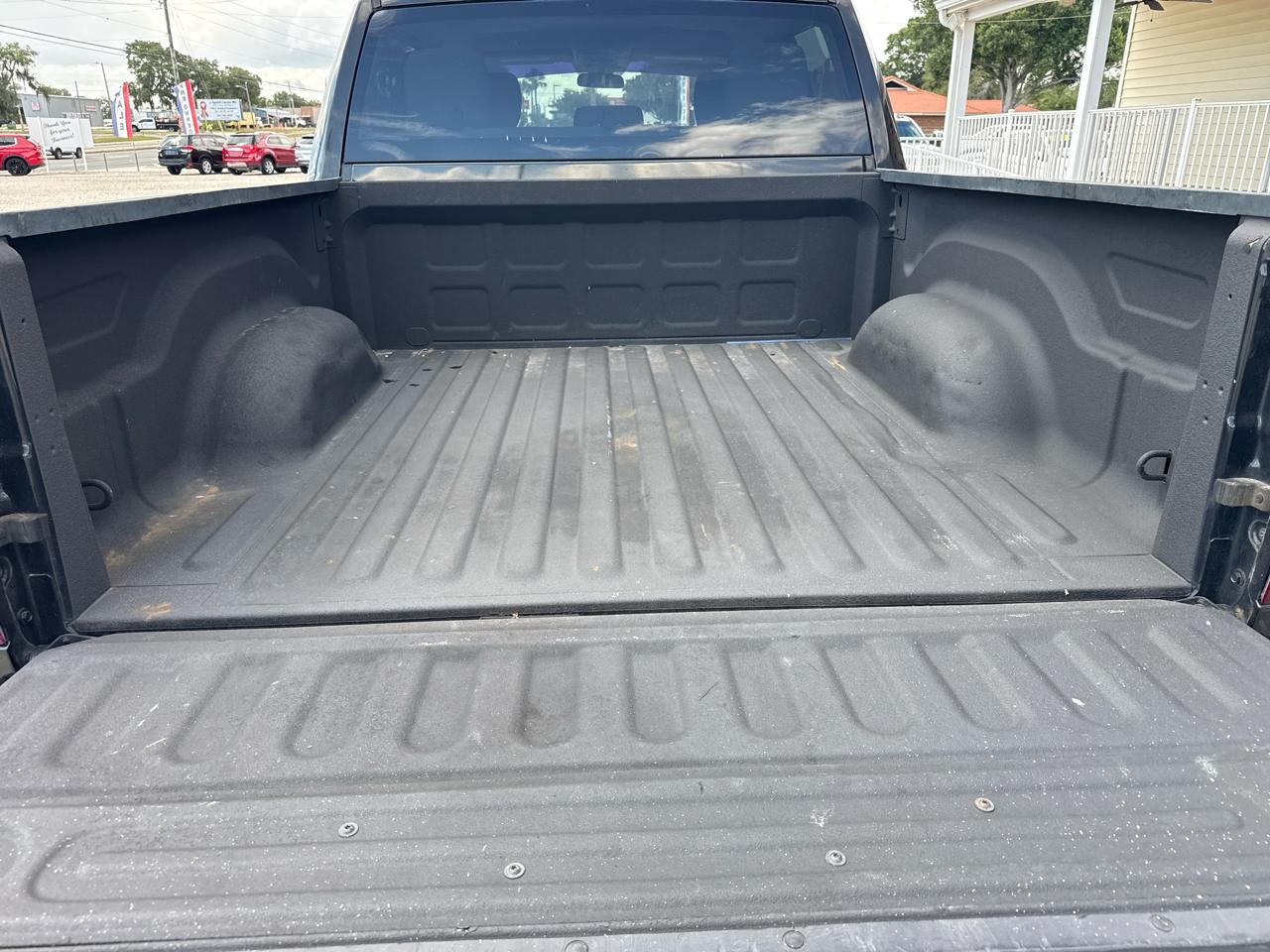 RAM 1500 Tradesman 4x4 Crew Cab 5'7" Box 2017