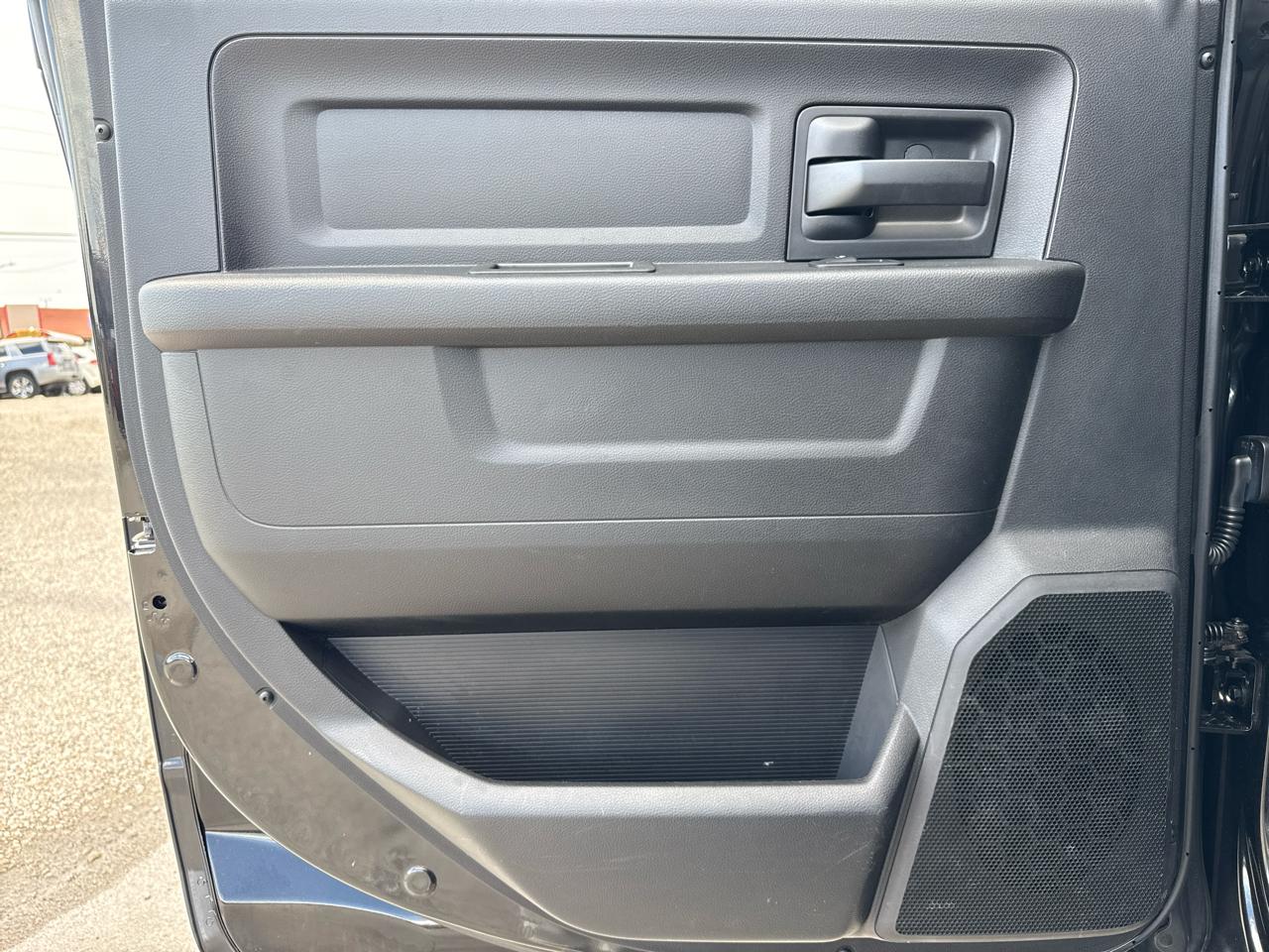 RAM 1500 Tradesman 4x4 Crew Cab 5'7" Box 2017