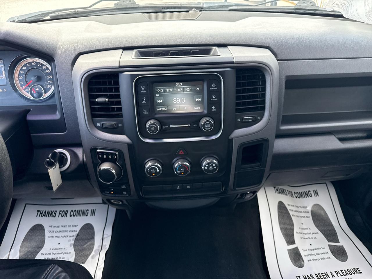 RAM 1500 Tradesman 4x4 Crew Cab 5'7" Box 2017