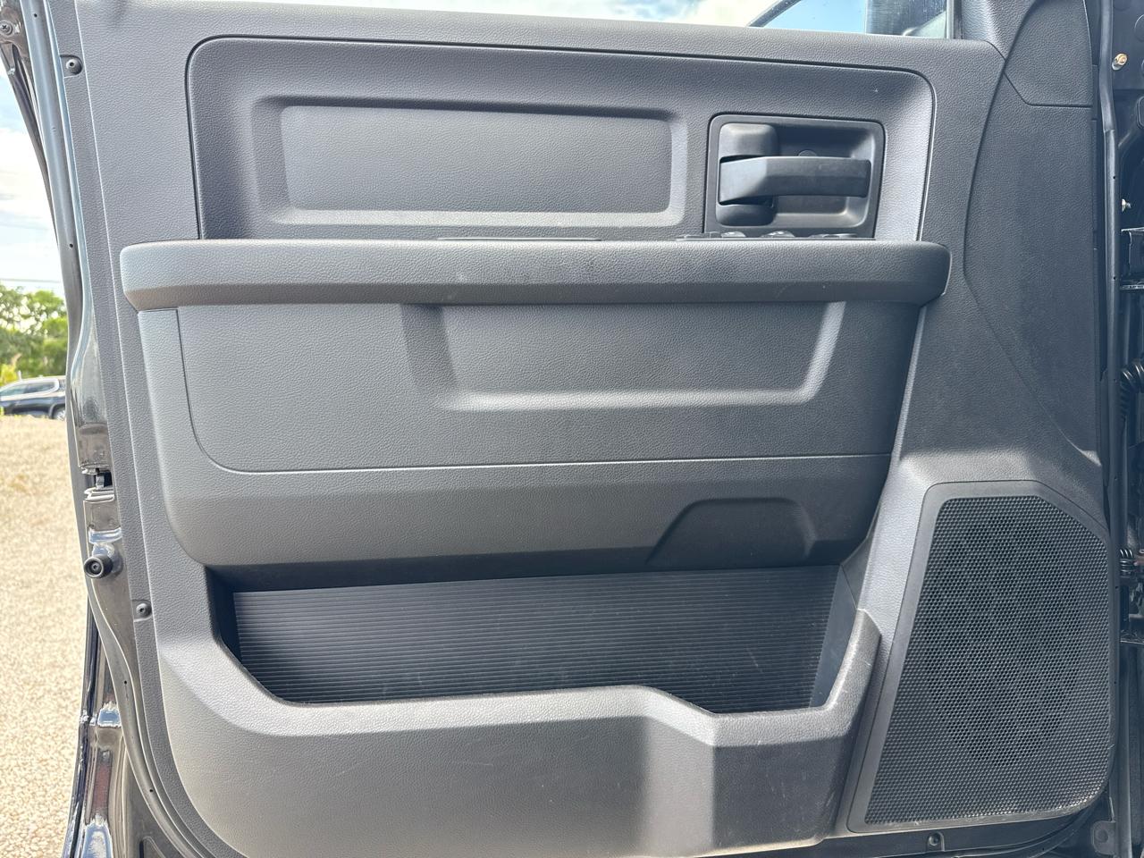 RAM 1500 Tradesman 4x4 Crew Cab 5'7" Box 2017