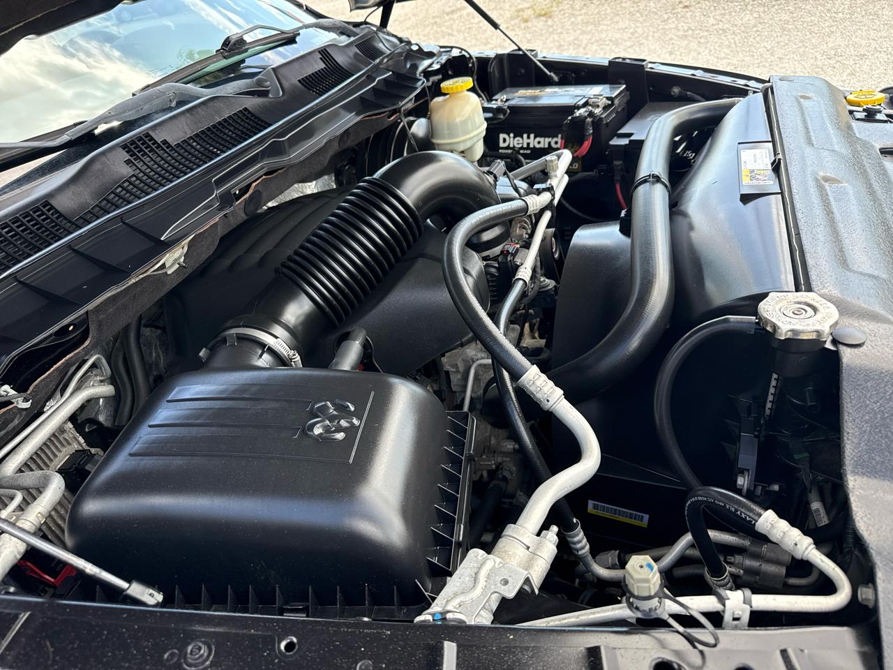 RAM 1500 Tradesman 4x4 Crew Cab 5'7" Box 2017