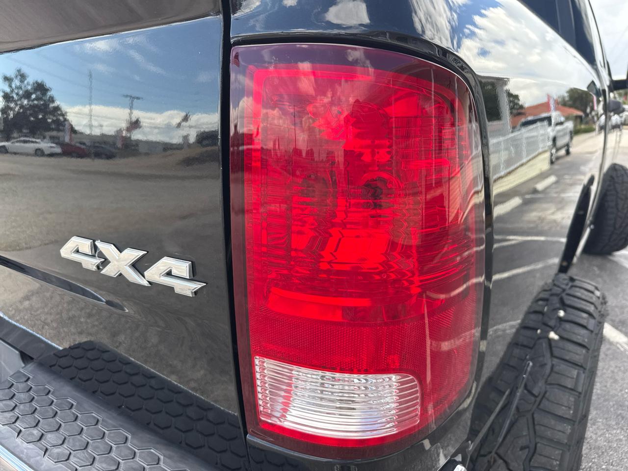 RAM 1500 Tradesman 4x4 Crew Cab 5'7" Box 2017