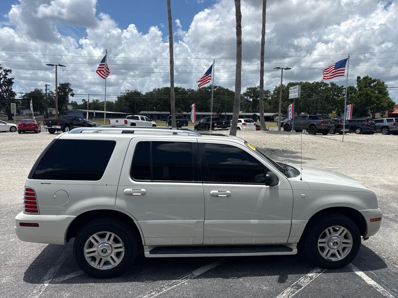 Mercury Mountaineer 4dr 114" WB Convenience 2003