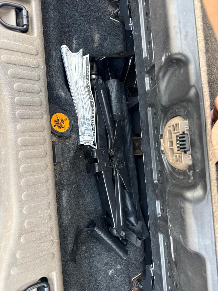 Mercury Mountaineer 4dr 114" WB Convenience 2003