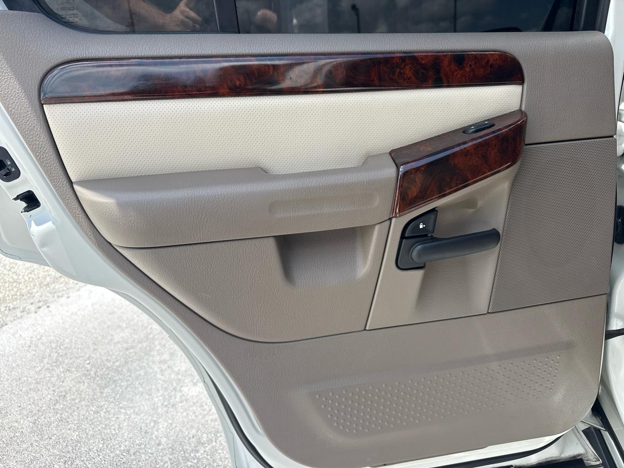 Mercury Mountaineer 4dr 114" WB Convenience 2003