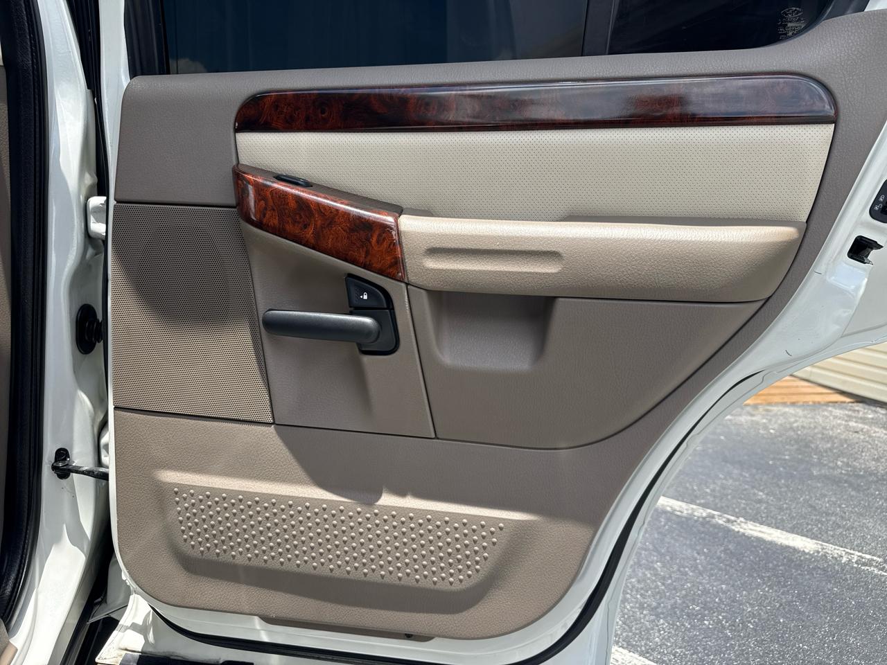 Mercury Mountaineer 4dr 114" WB Convenience 2003