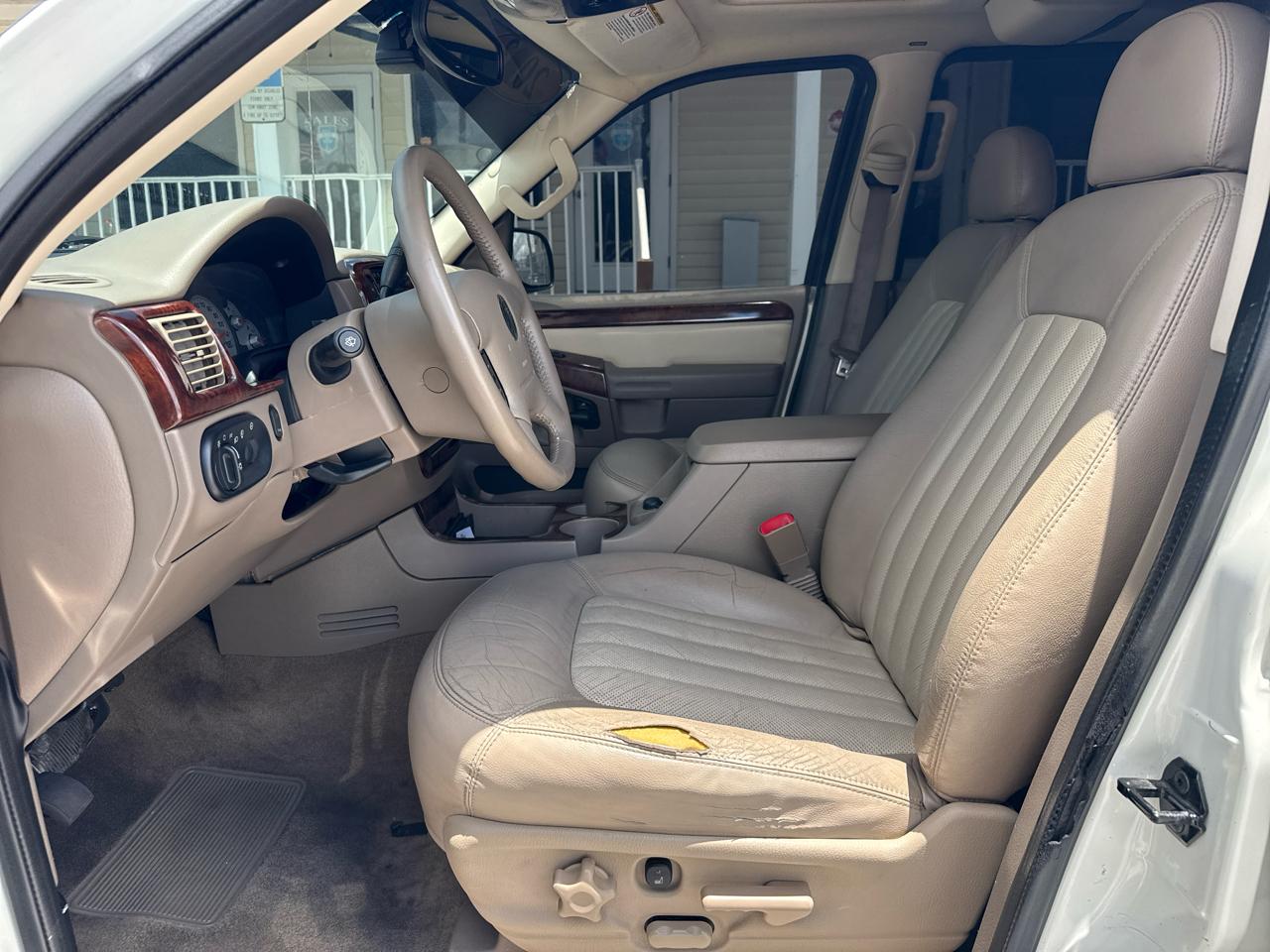 Mercury Mountaineer 4dr 114" WB Convenience 2003
