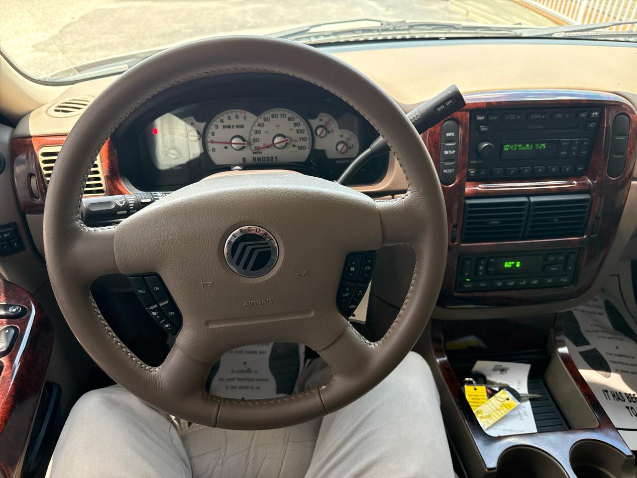 Mercury Mountaineer 4dr 114" WB Convenience 2003