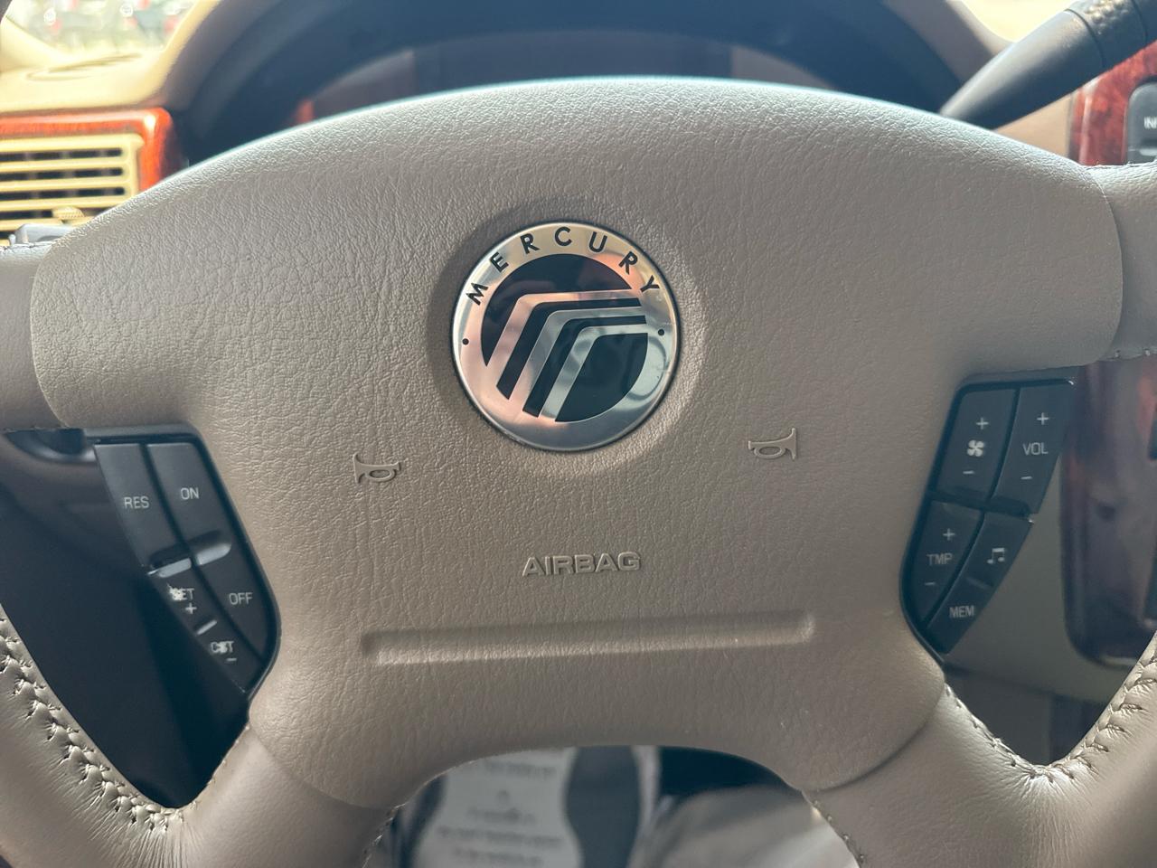 Mercury Mountaineer 4dr 114" WB Convenience 2003