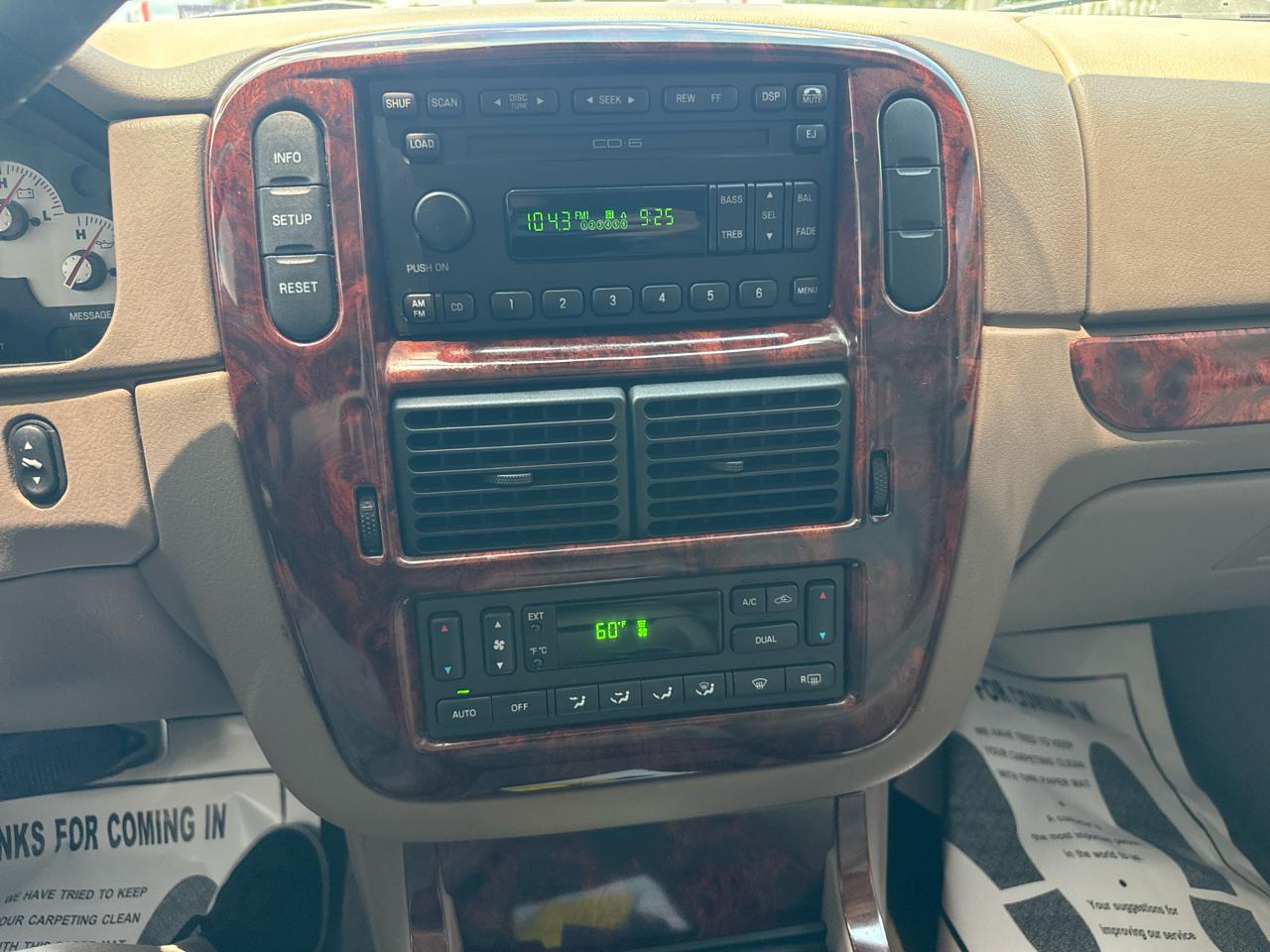 Mercury Mountaineer 4dr 114" WB Convenience 2003