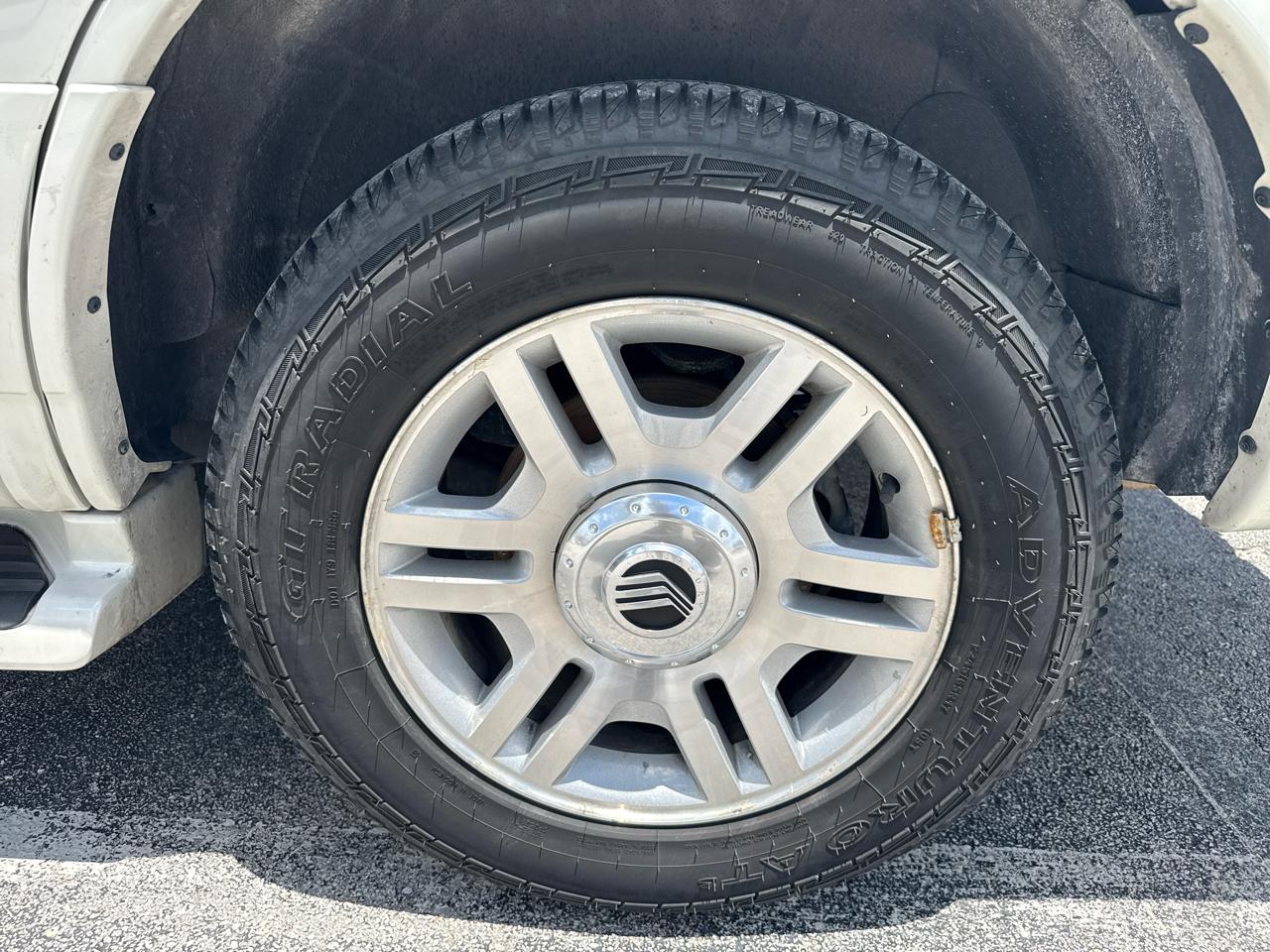 Mercury Mountaineer 4dr 114" WB Convenience 2003