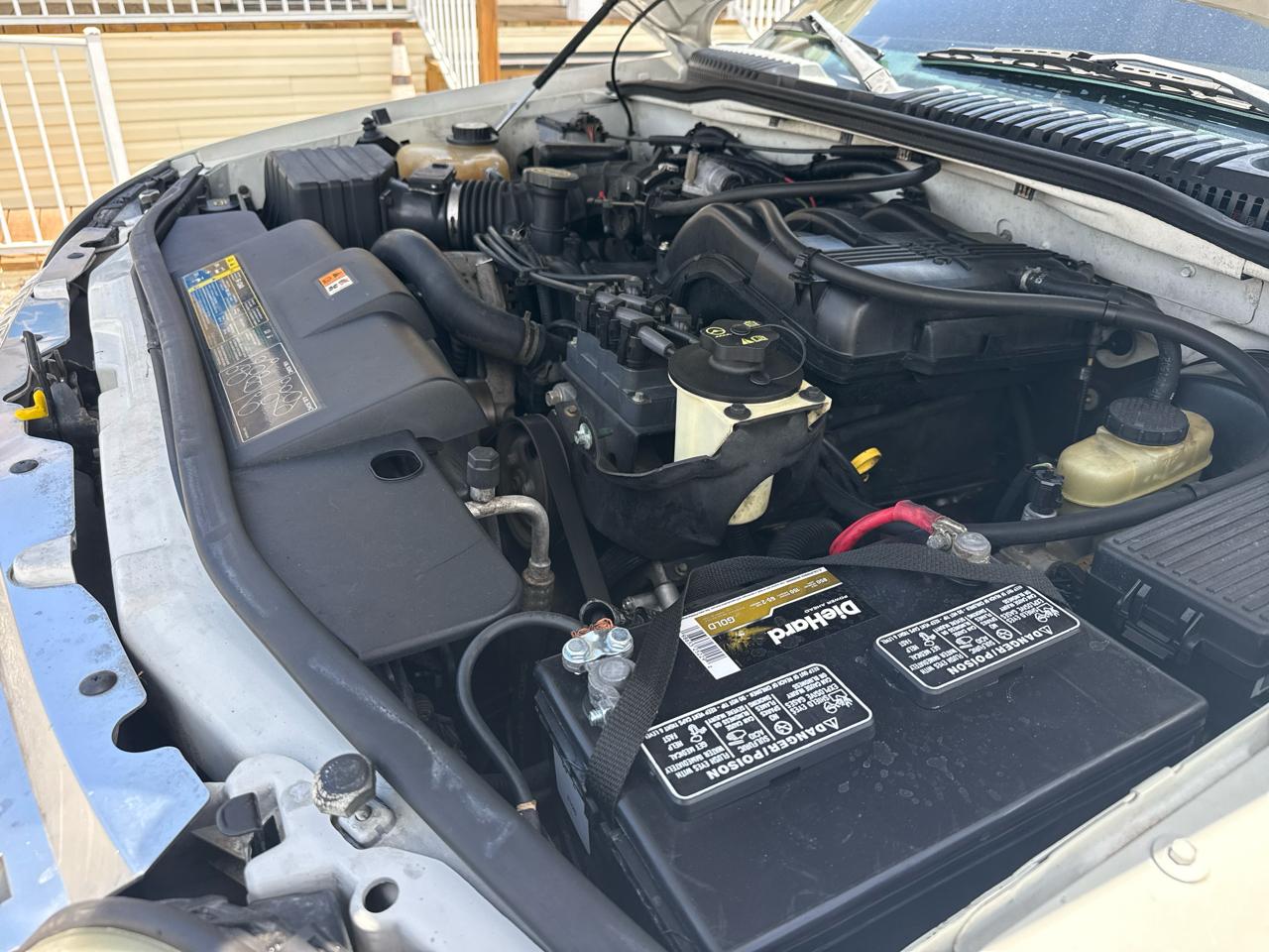 Mercury Mountaineer 4dr 114" WB Convenience 2003